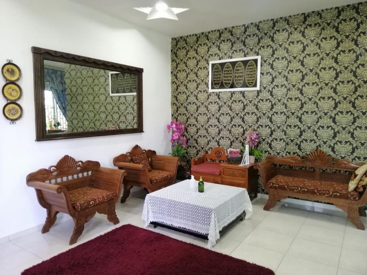 ملقا Hawwa Sara Muslim Homestay المظهر الخارجي الصورة