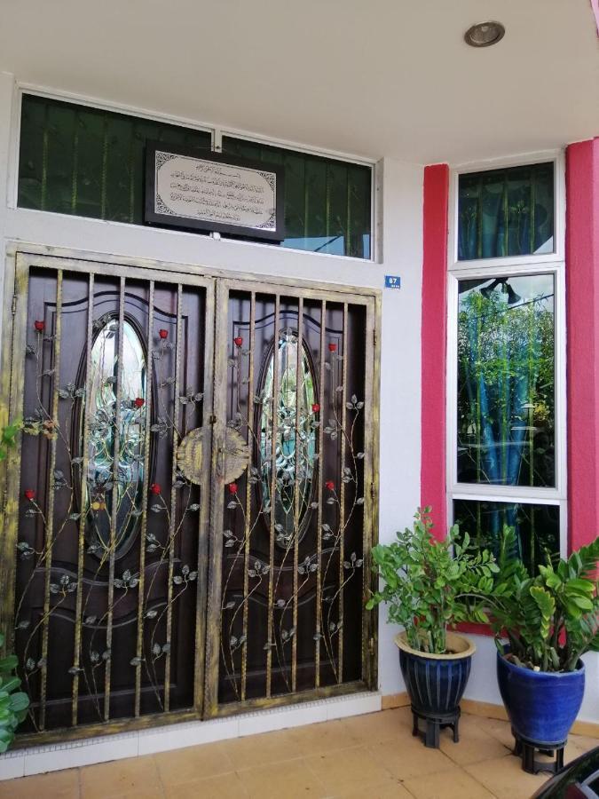 ملقا Hawwa Sara Muslim Homestay المظهر الخارجي الصورة