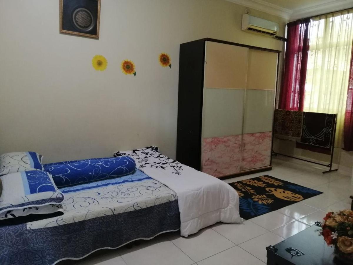 ملقا Hawwa Sara Muslim Homestay المظهر الخارجي الصورة