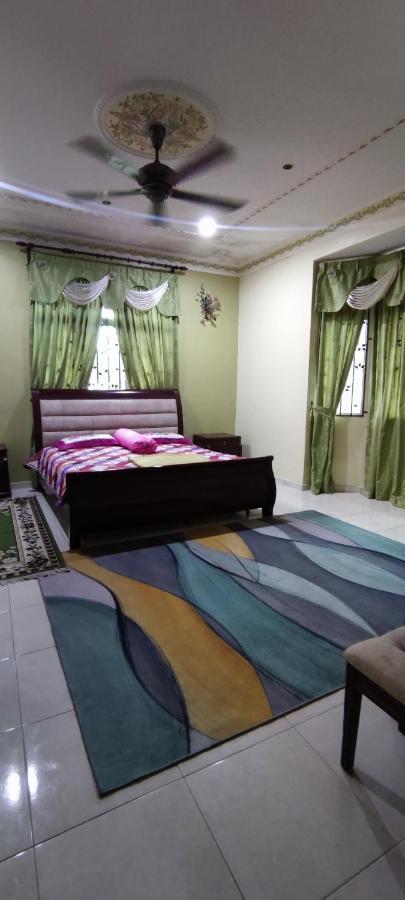 ملقا Hawwa Sara Muslim Homestay المظهر الخارجي الصورة